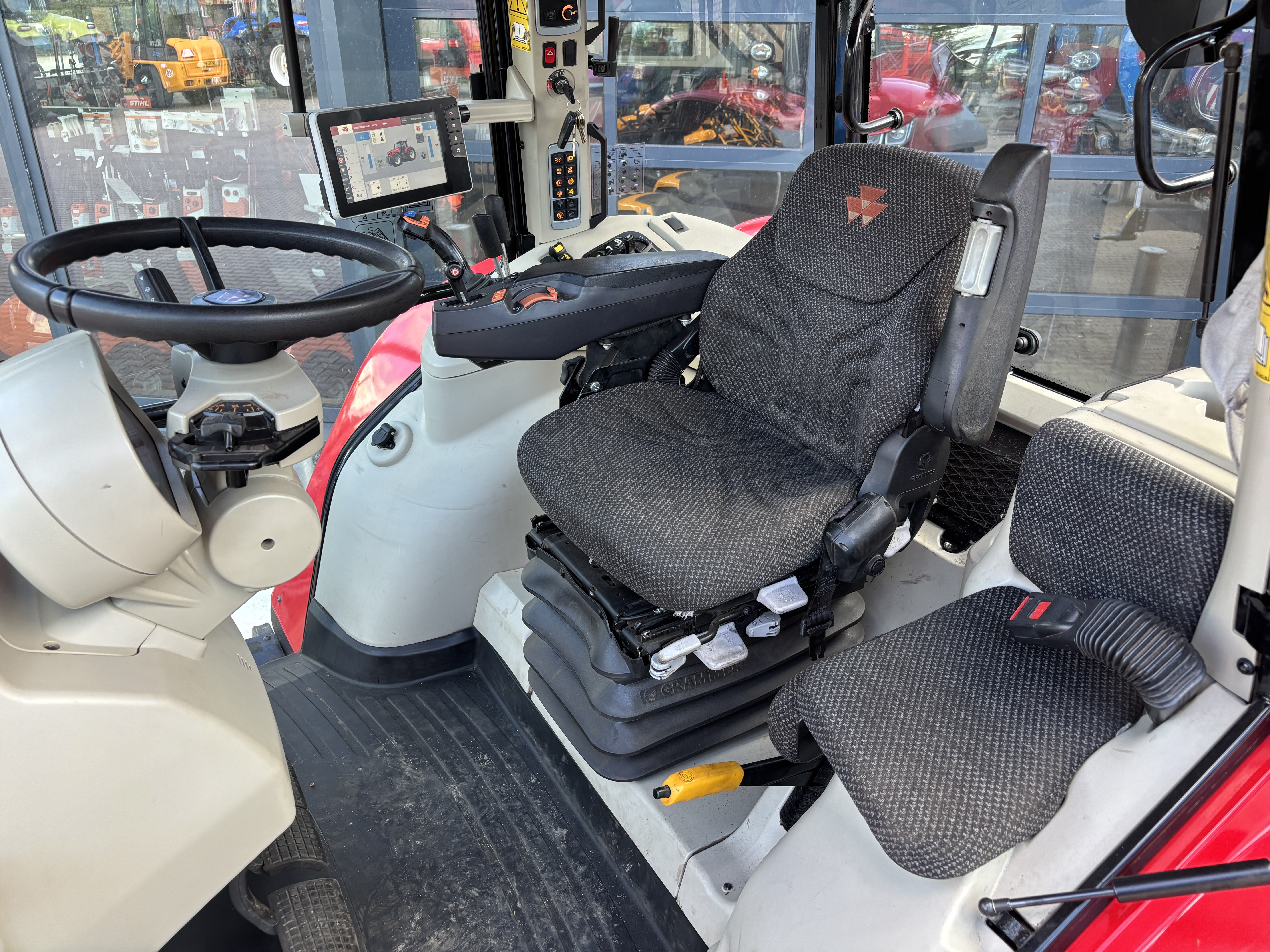 mechanisatiebedrijf-meijering-productmetatitle-massey-ferguson